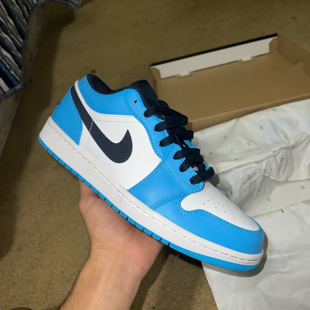 Jordan 1 Low Unc Blue Size 8.5